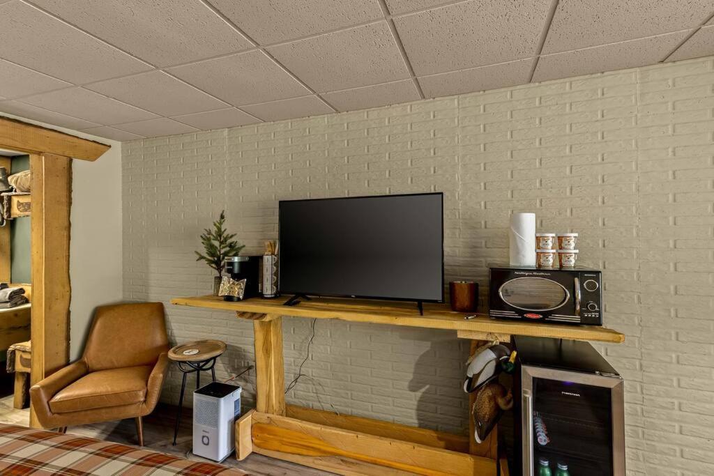 Stonegate Lodge Bed, Wifi, 50In Roku Tv, Salt Water Pool Room #109 Eureka Springs Extérieur photo